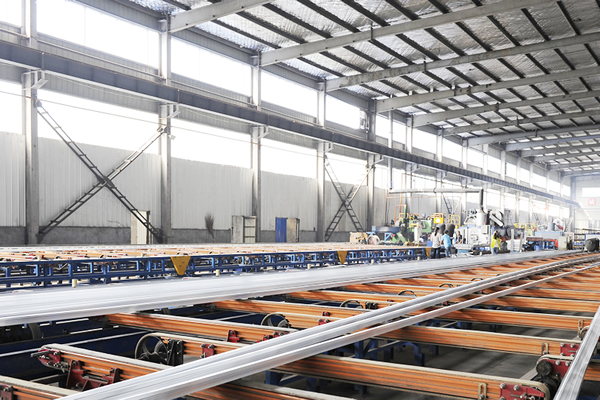 郑州泰和铝材厂生产线